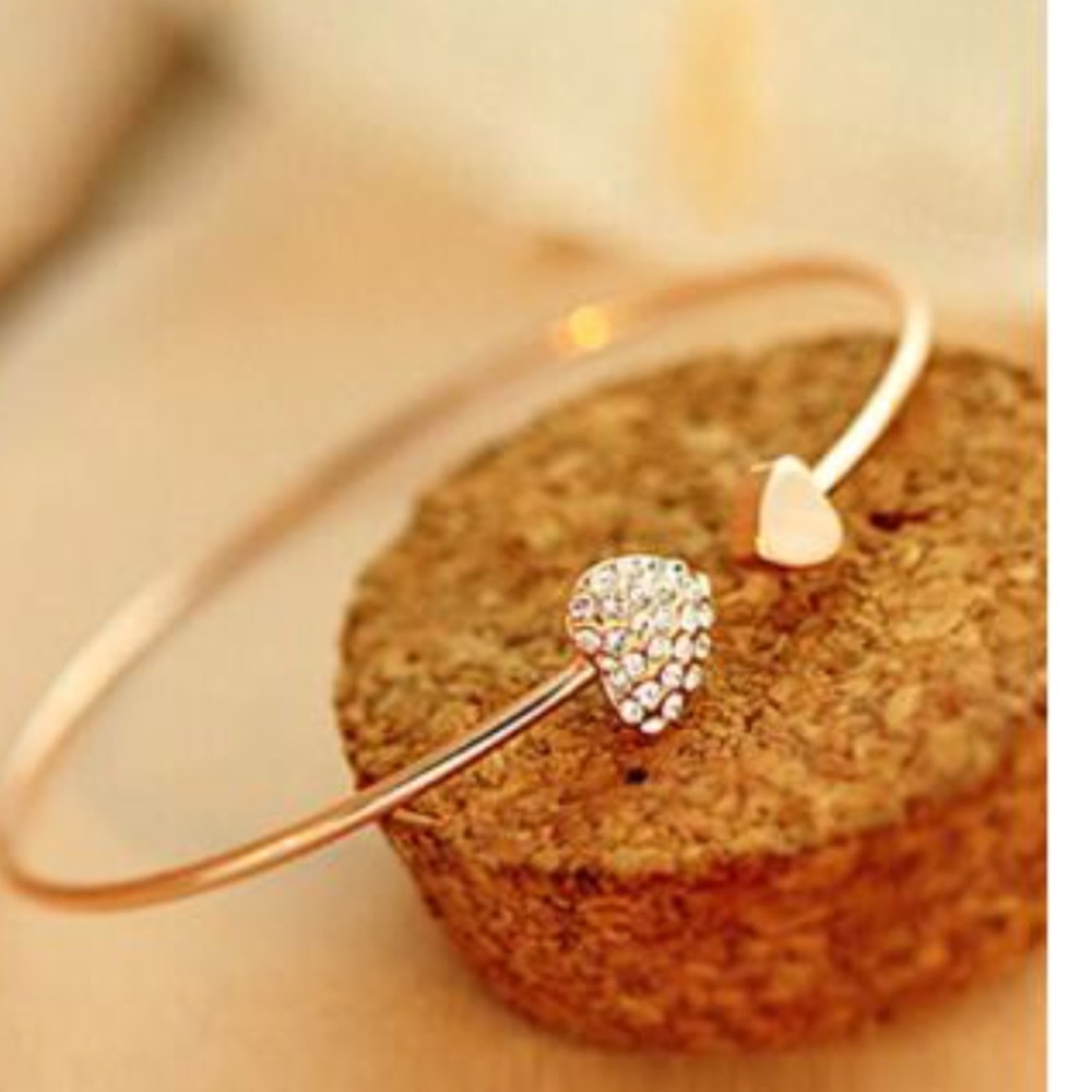 🆕Girls Gold platedheart bracelet w/Rhinestone - Picture 2 of 2