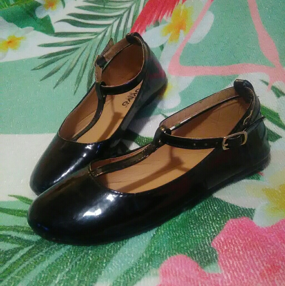 Aviva girls flats Size 2