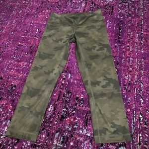 Lululemon Crops army
