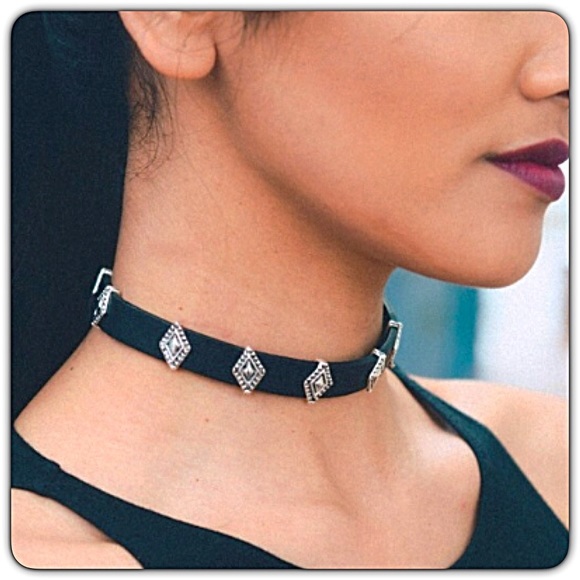 Black Silver Charm Faux Leather Choker Adjustable - Picture 3 of 3
