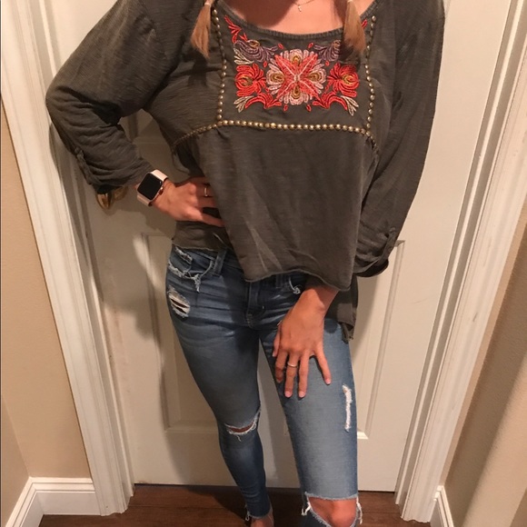 Embroidered Urban outfitters top - Picture 2 of 5