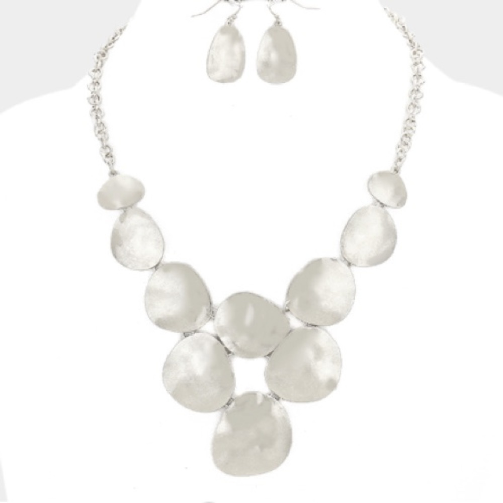 SOLD OUT Hammered Metal Disc Link Bib Necklace Set - Picture 3 of 3