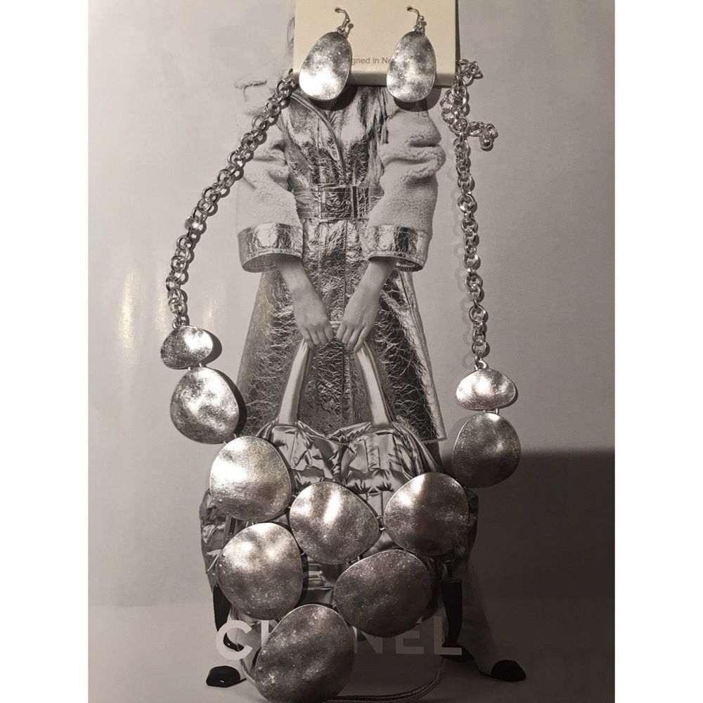 SOLD OUT Hammered Metal Disc Link Bib Necklace Set - Picture 2 of 3