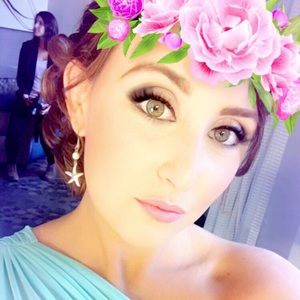 Meet your Posher, Anjela