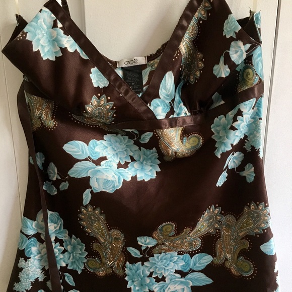 NBW Cache Silky Top - Size Medium! - Picture 3 of 5