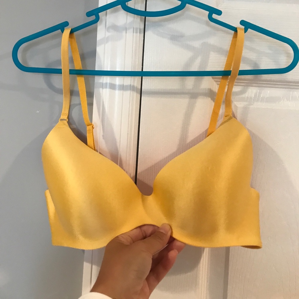VS Bra • Body by Victoria