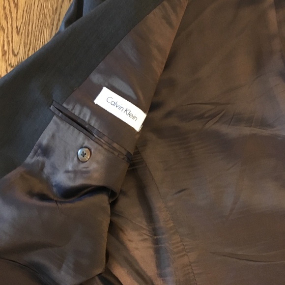 Calvin Klein men's suit - Picture 7 of 8