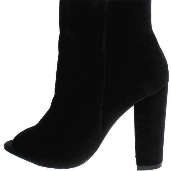 ❌❌SOLD OUT❌❌"Mariah" Black Peep Toe Booties - Picture 2 of 6