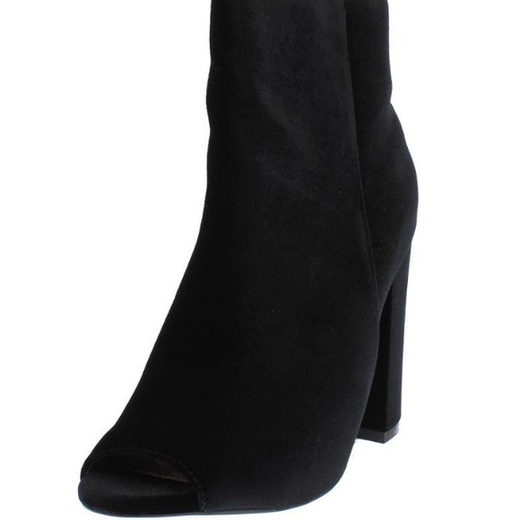 ❌❌SOLD OUT❌❌"Mariah" Black Peep Toe Booties - Picture 5 of 6