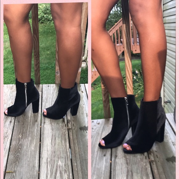 ❌❌SOLD OUT❌❌"Mariah" Black Peep Toe Booties - Picture 4 of 6