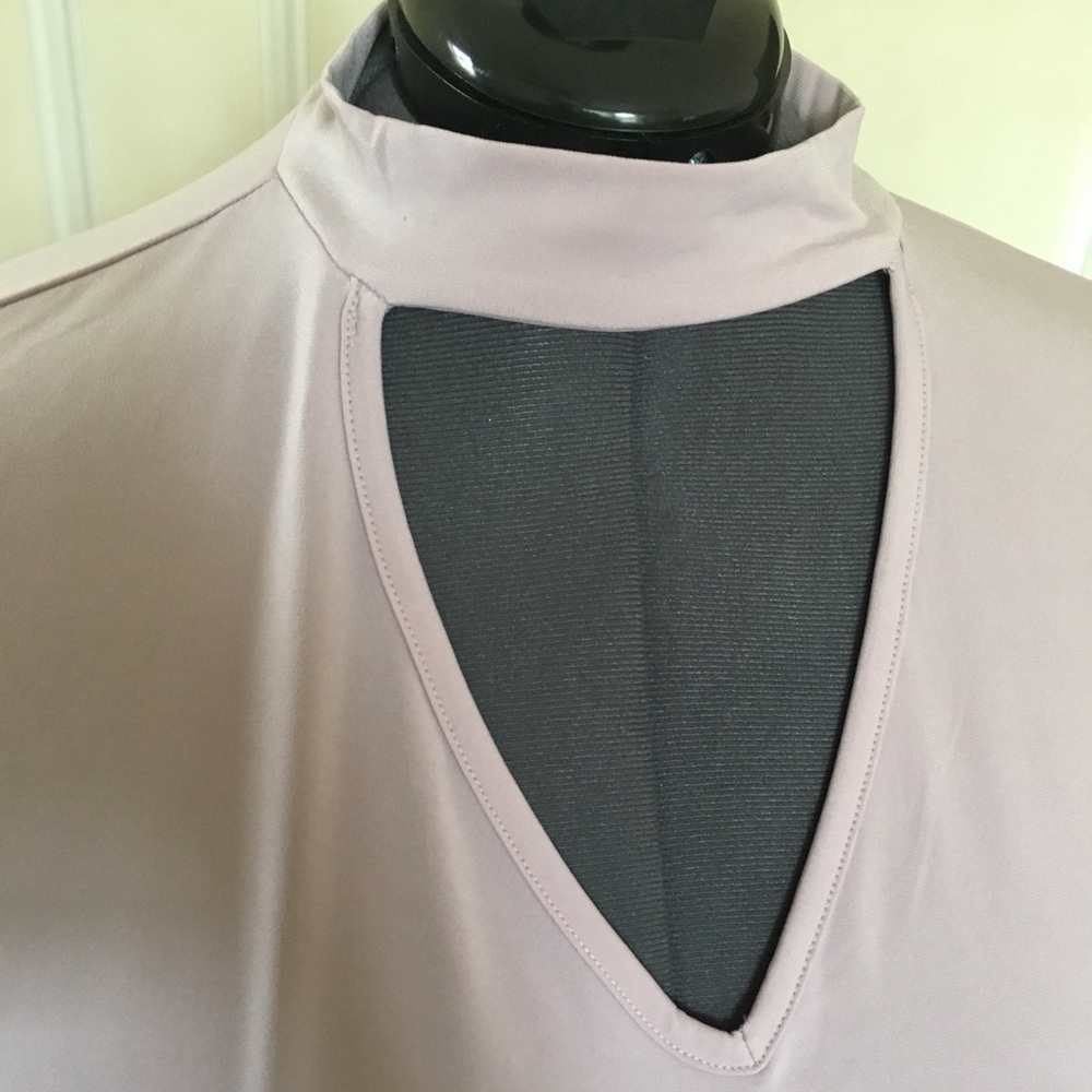 Blush shirt w/choker - Picture 3 of 8