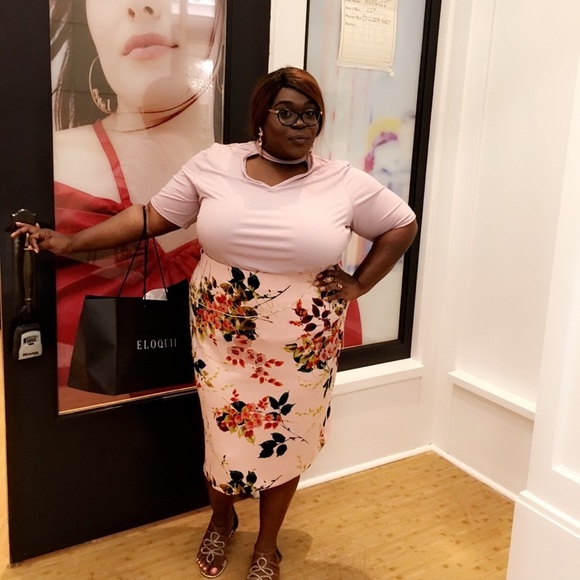 Blush shirt w/choker - Picture 6 of 8