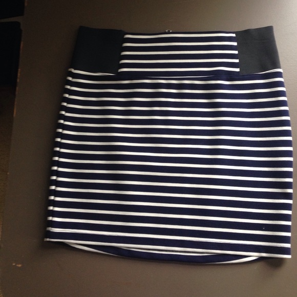 Skirt - Picture 1 of 3