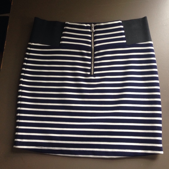 Skirt - Picture 3 of 3