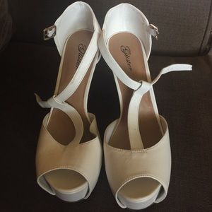 White glister platform heels