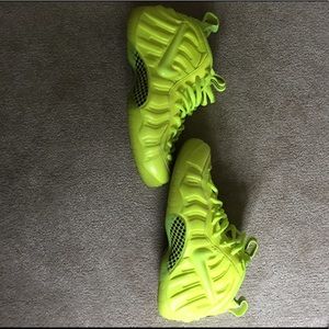Nike highlighter foamposits