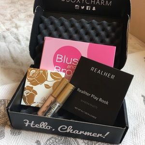 Boxycharm/ play box items