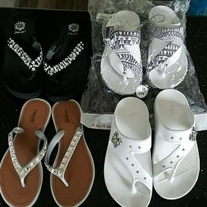 FOUR PAIRS FLIP FLOPS