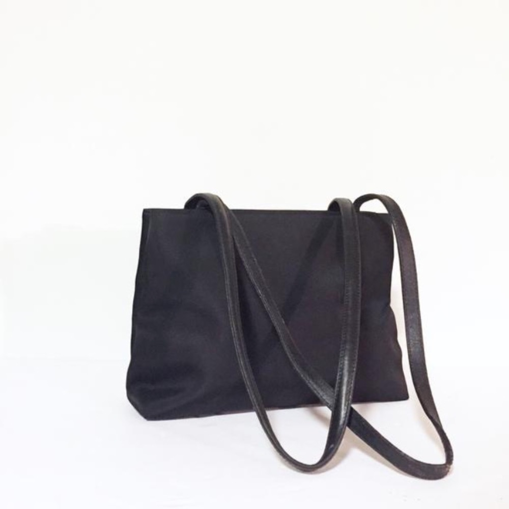 ♦️SOLD♦️Versace black nylon shoulder tote - Picture 4 of 7