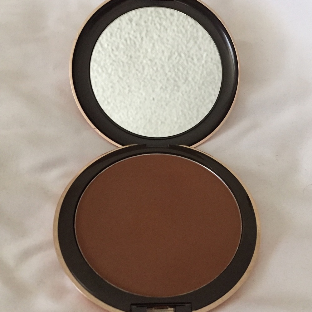 Bronzer