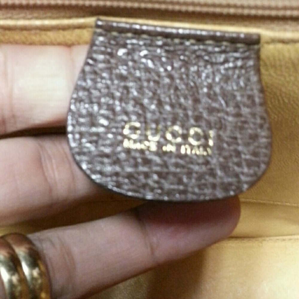 SOLD--Authentic rare Gucci handbag 1950's 9x9x4 - Picture 5 of 8