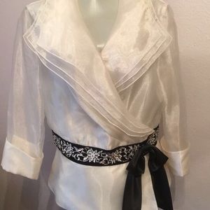 Gorgeous dressy blouse like NEW
