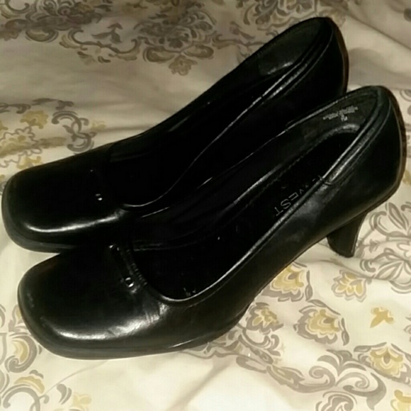 Nine west heels - Picture 2 of 5