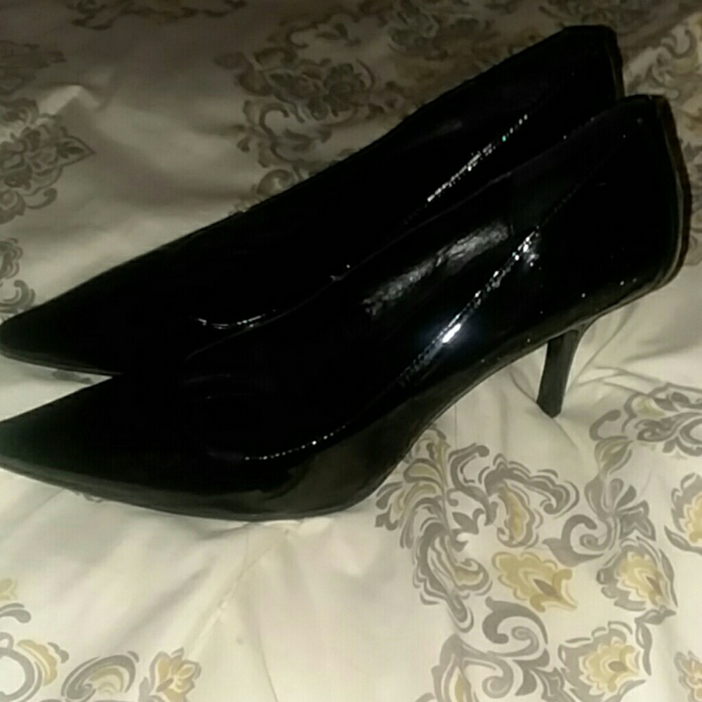 💥NEW💥 Calvin Klein black pointed toe  pumps