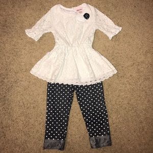 Lace Flower Top with  Blue Heart Capri Jeggings