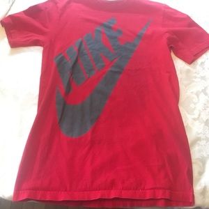 Red Men's Nike Swoosh Short Sleeve T-Shirt