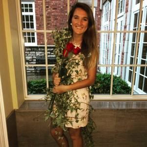 Meet your Posher, Christina