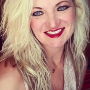 Meet your Posher, Angie