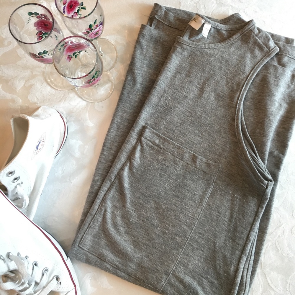 The ultimate tee shirt dress 👟