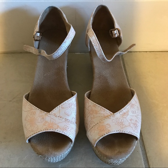 TOMS Floral Jacquard Platform Wedges, size 6.5 - Picture 2 of 5