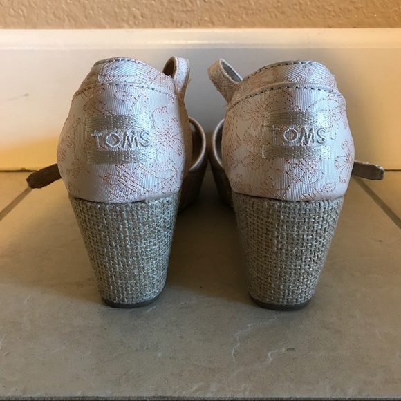 TOMS Floral Jacquard Platform Wedges, size 6.5 - Picture 4 of 5
