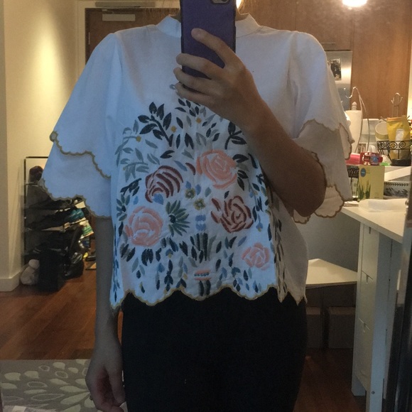 NWT white embroidery top! - Picture 4 of 7
