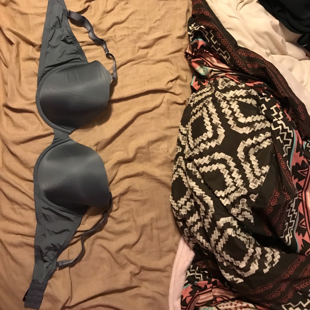Victoria secret gray t shirt bra