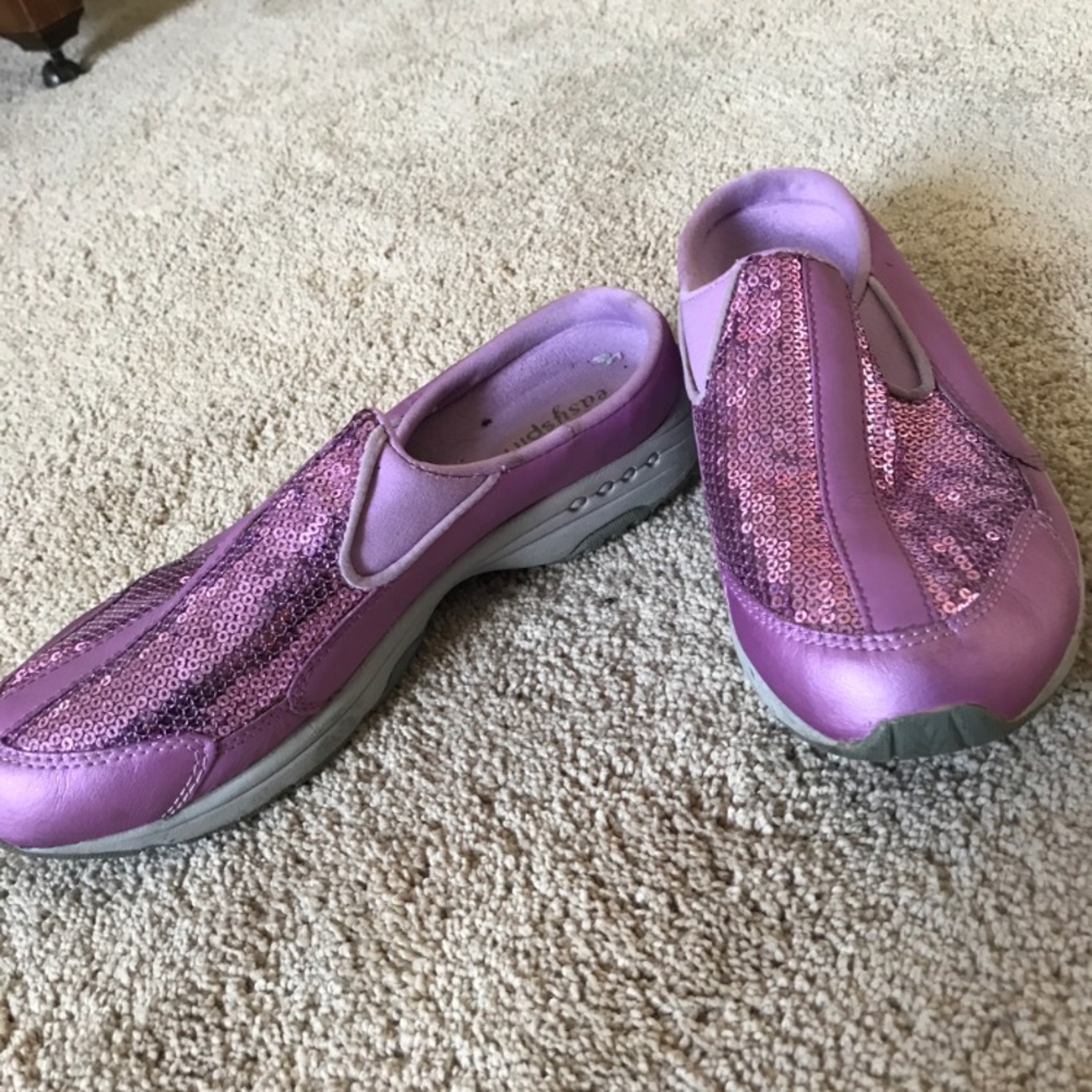 Workout shoes