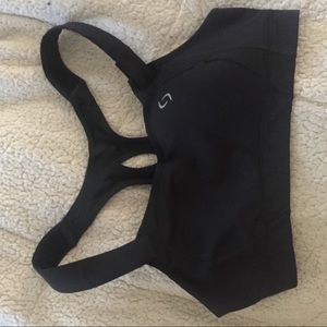 Moving Comfort Razorback Bra 34B Black s#350025