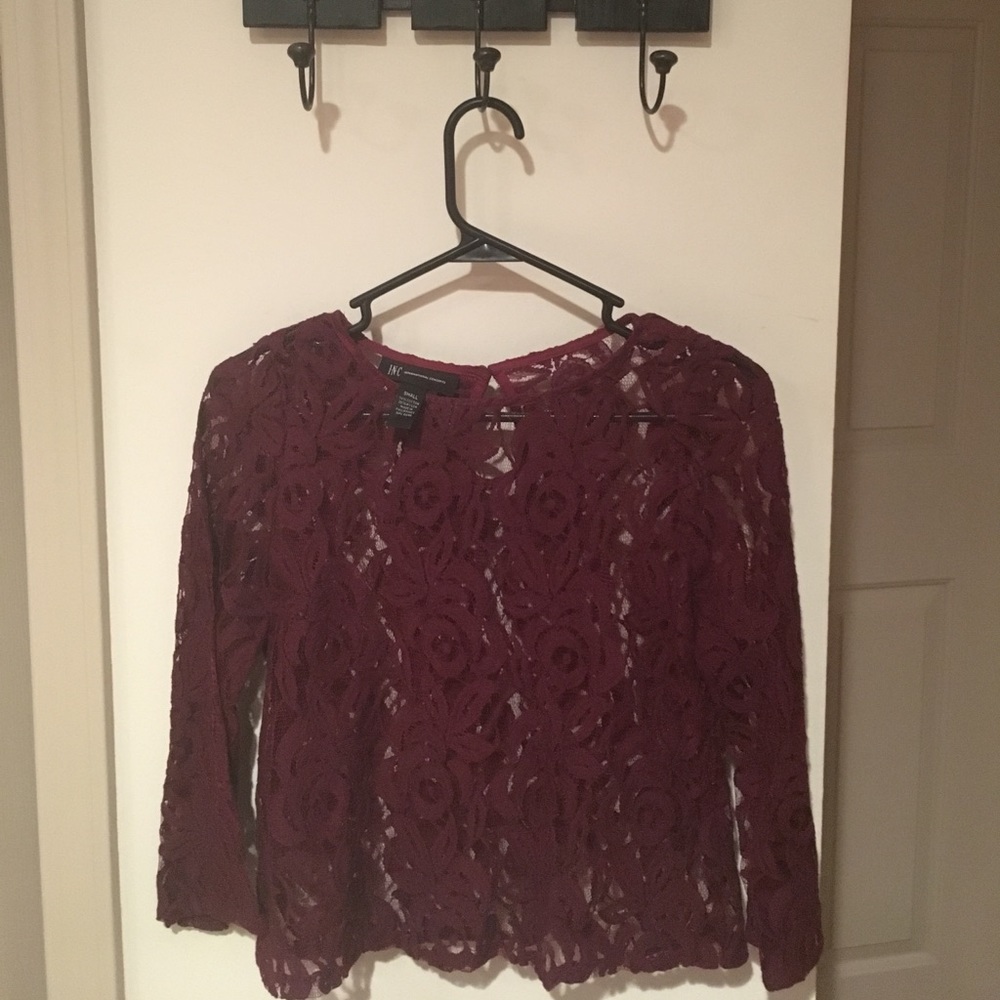 Maroon, lace, three-quarter length top