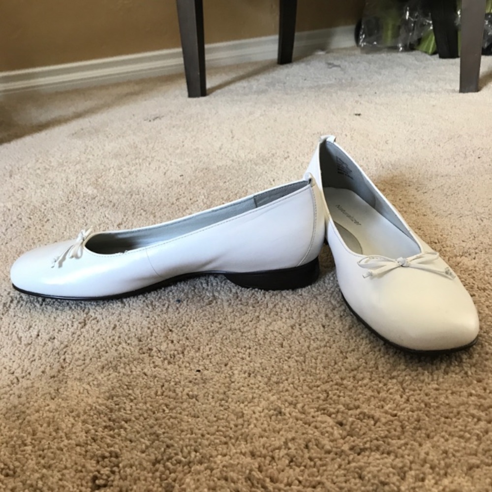 Naturalizer flats