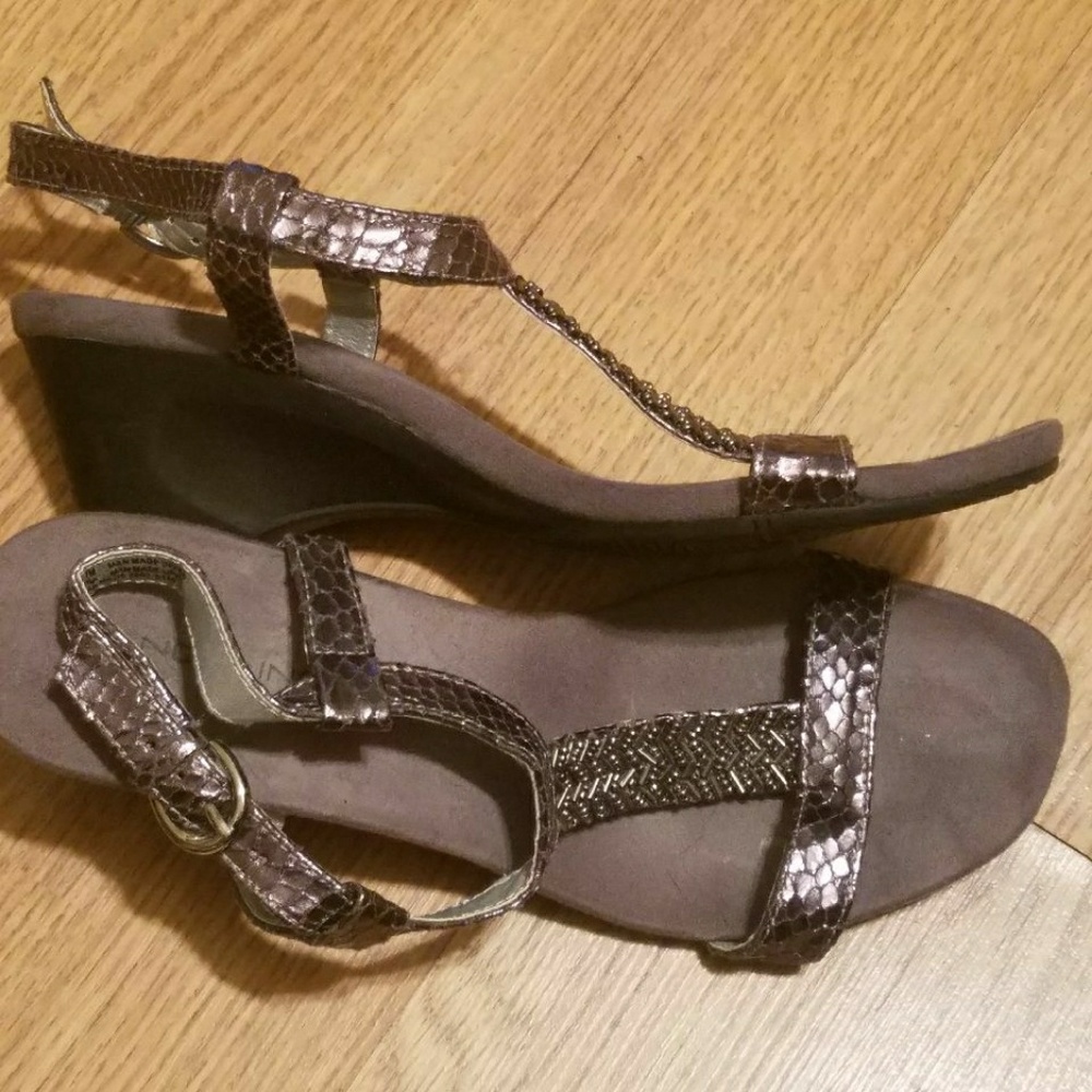 Gray low wedge sandals with straps SZ. 7