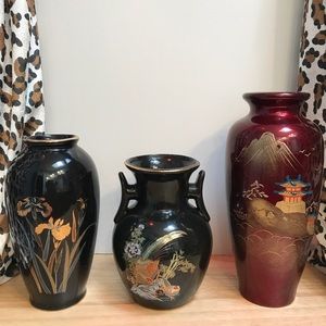 3 oriental vases