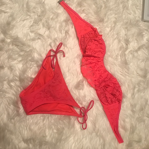 Bandeau top bikini (padded) with cheeky bottoms - Picture 1 of 2