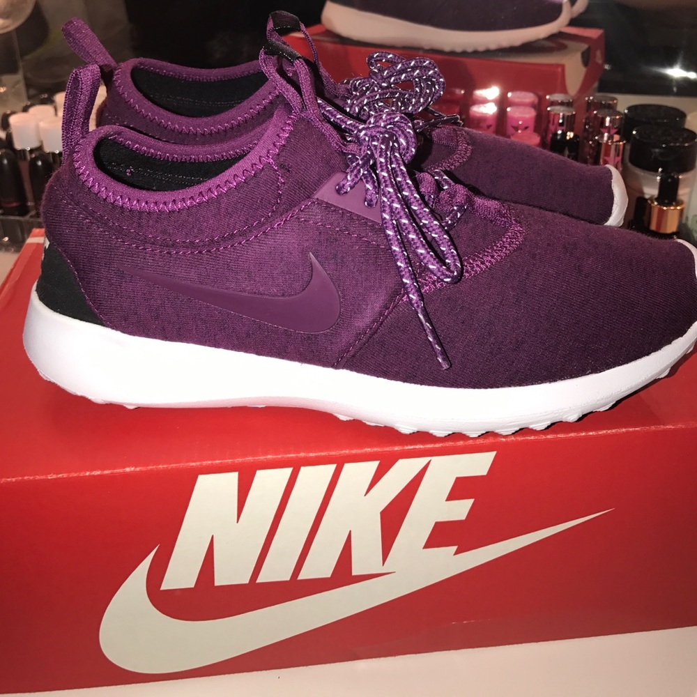 Nike Juvenate Maroon