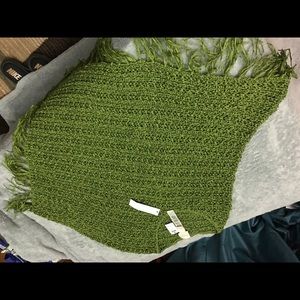 Beautiful poncho. Deep green. NWT