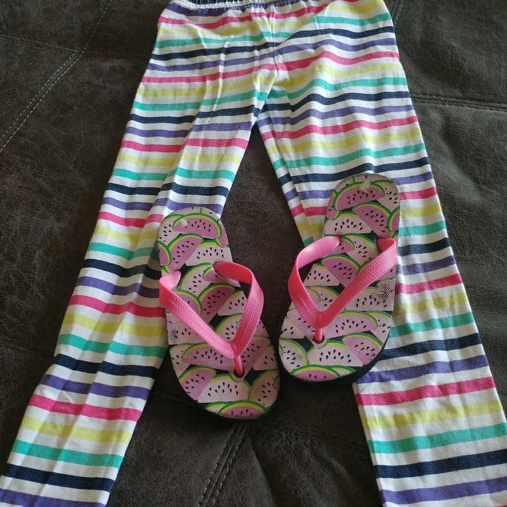 Girls tights and flip flops