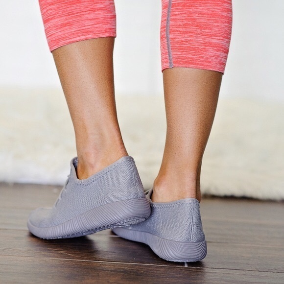 🆕 Fly Knit Sneakers - Picture 6 of 6