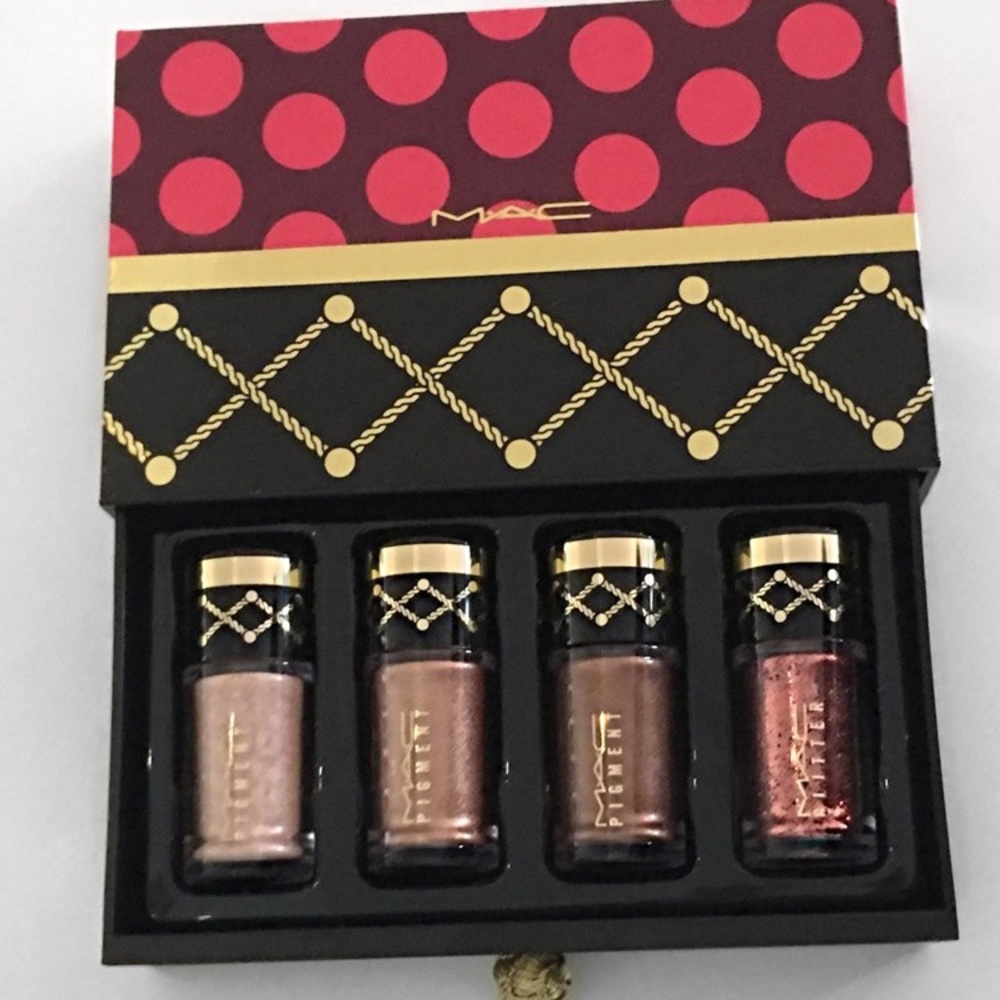 MAC Nutcracker Sweet Bronze Pigments