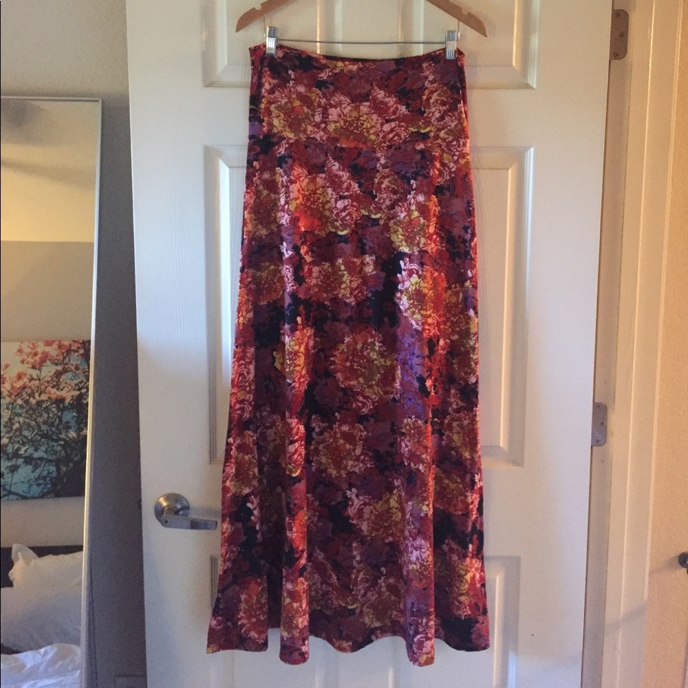 ⚡️⚡️Last Chance⚡️⚡️LuLaRoe Maxi Skirt - Medium